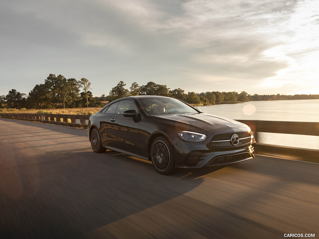 2021 Mercedes-Benz E 450 4MATIC Coupe (US-Spec) - Front Three-Quarter