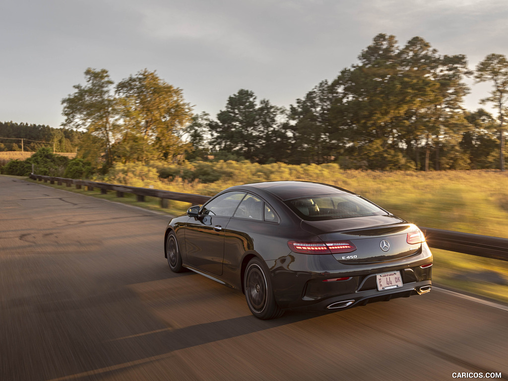 2021 Mercedes-Benz E 450 4MATIC Coupe (US-Spec) - Rear Three-Quarter