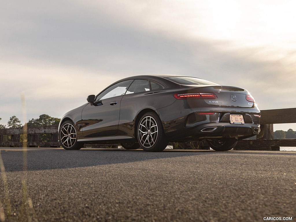 2021 Mercedes-Benz E 450 4MATIC Coupe (US-Spec) - Rear Three-Quarter