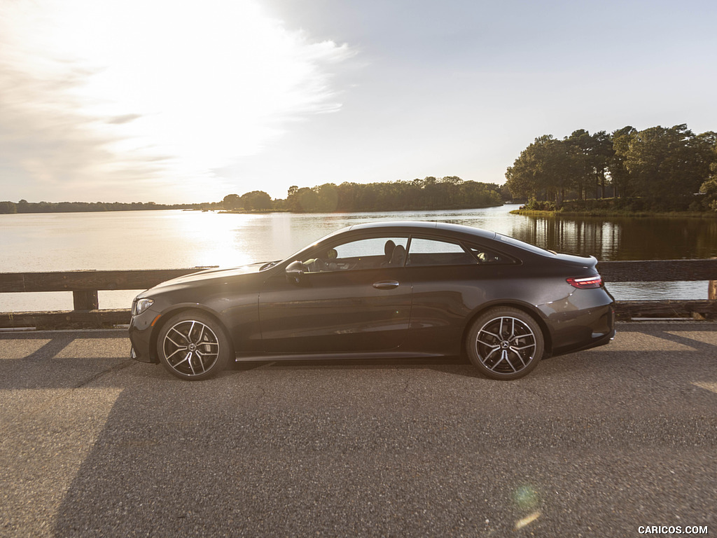 2021 Mercedes-Benz E 450 4MATIC Coupe (US-Spec) - Side