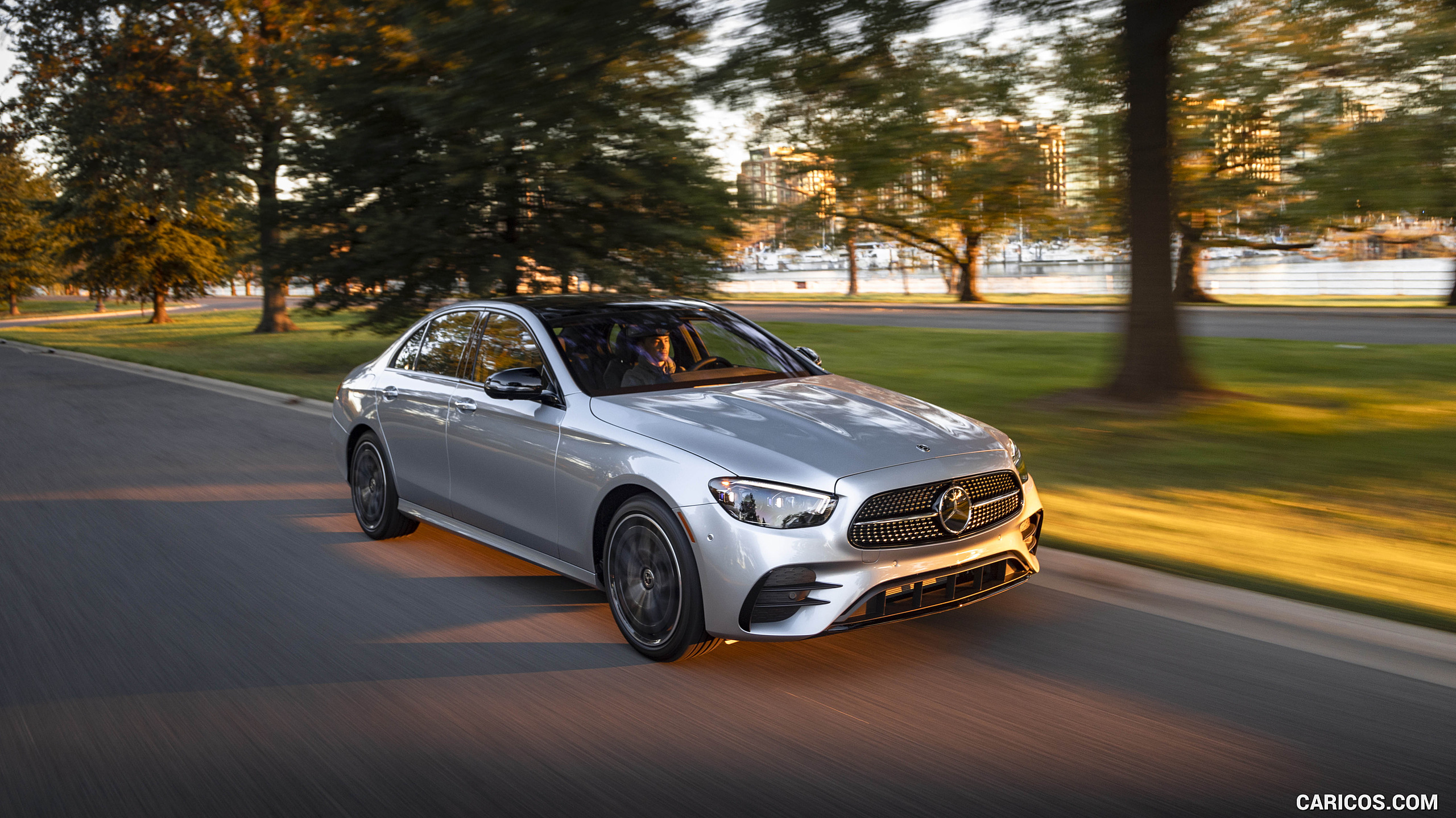 2021 Mercedes-Benz E 450 4MATIC Sedan (US-Spec) - Front Three-Quarter ...