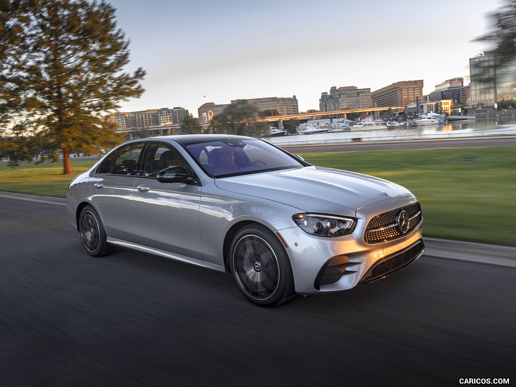 2021 Mercedes-Benz E 450 4MATIC Sedan (US-Spec) - Front Three-Quarter