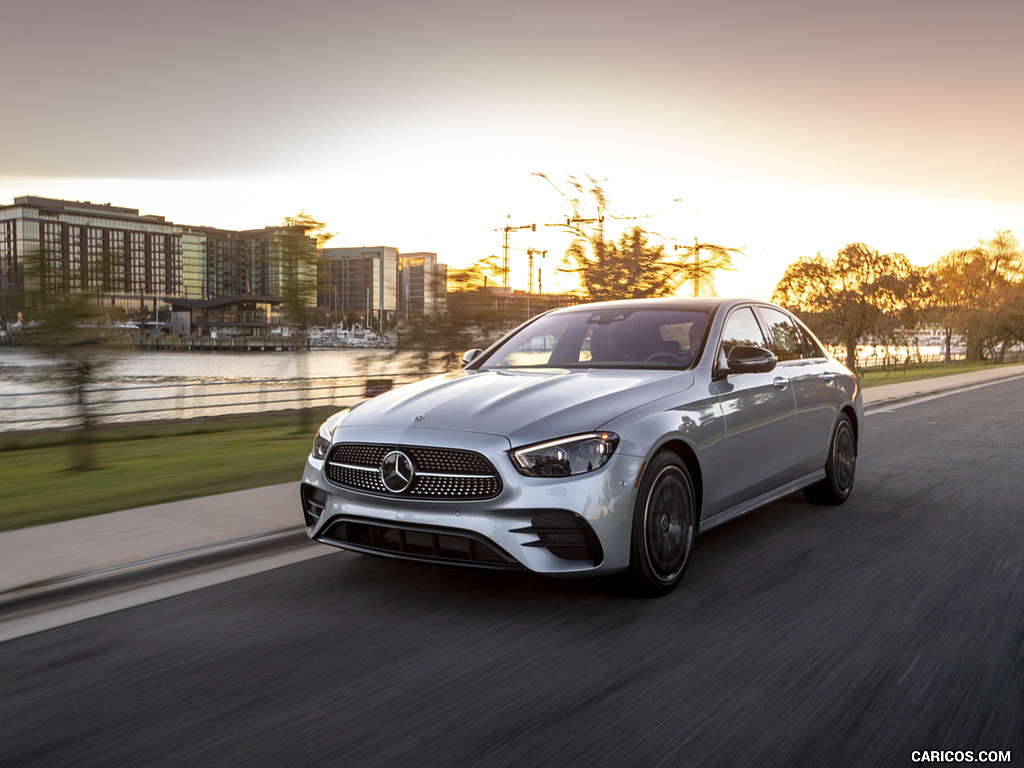 2021 Mercedes-Benz E 450 4MATIC Sedan (US-Spec) - Front Three-Quarter