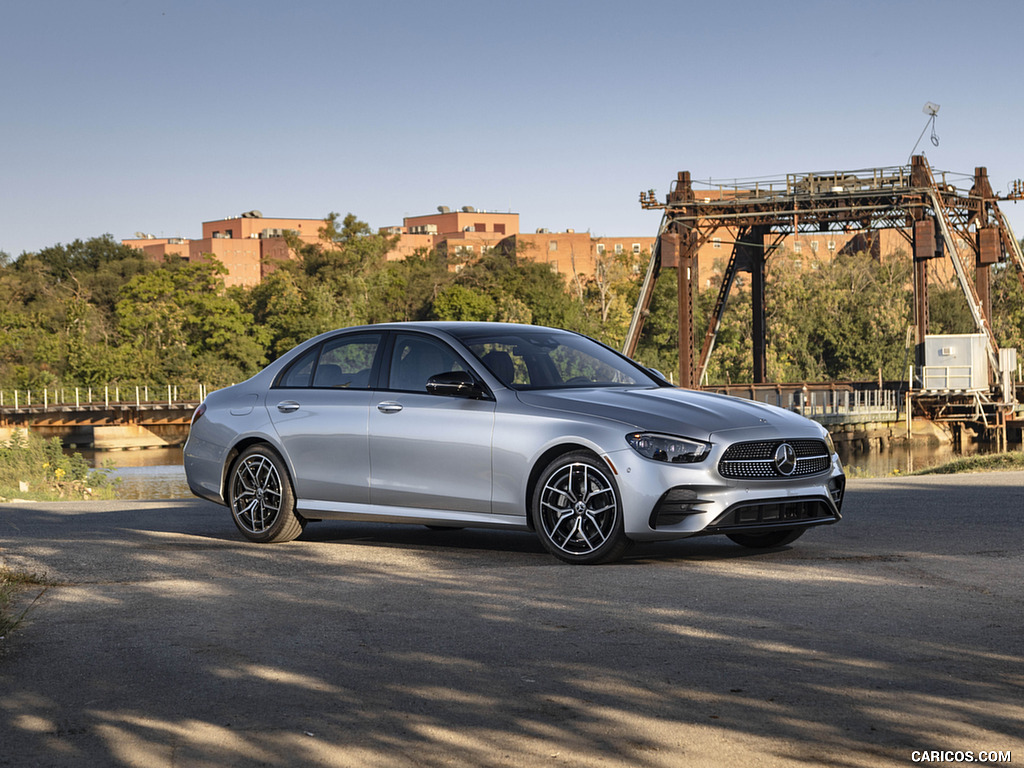 2021 Mercedes-Benz E 450 4MATIC Sedan (US-Spec) - Front Three-Quarter