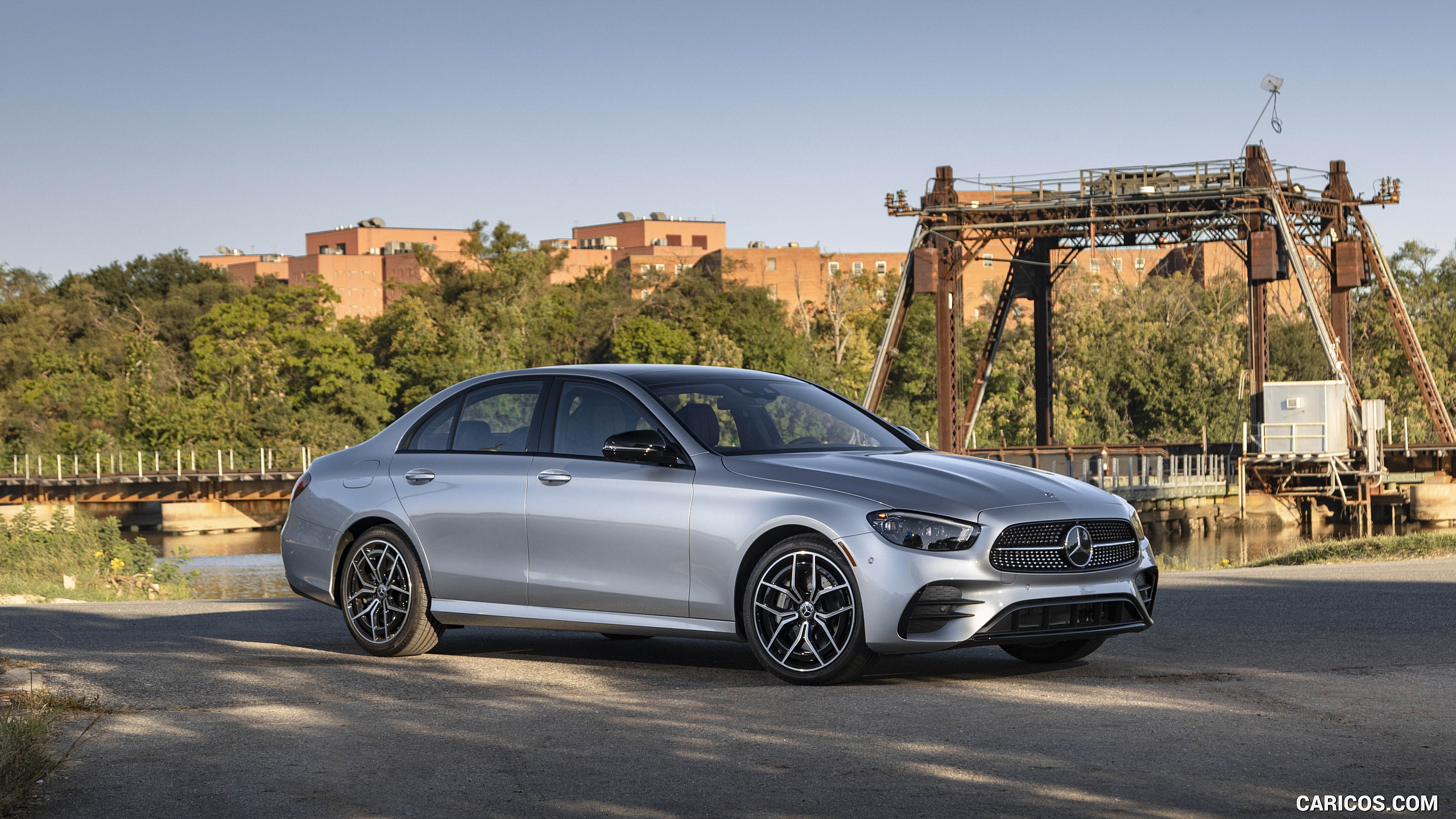 2021 Mercedes-Benz E 450 4MATIC Sedan (US-Spec) - Front Three-Quarter ...