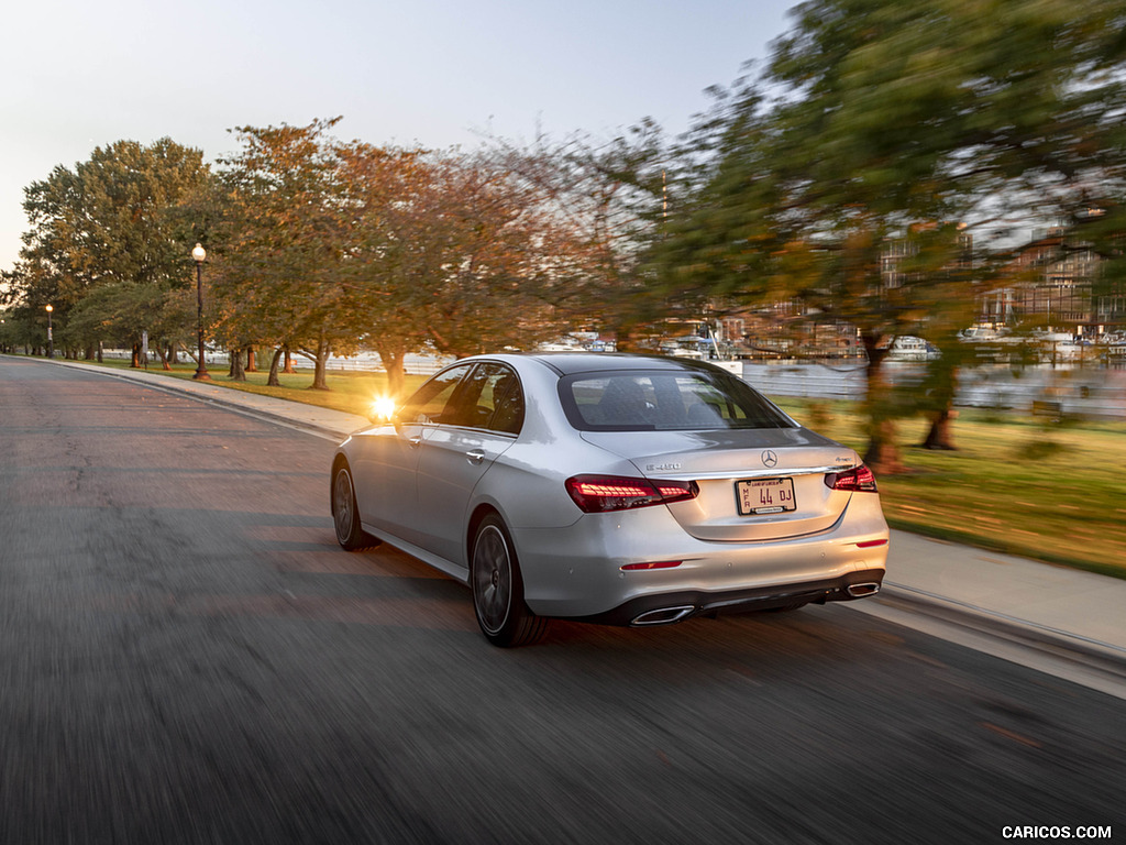 2021 Mercedes-Benz E 450 4MATIC Sedan (US-Spec) - Rear Three-Quarter