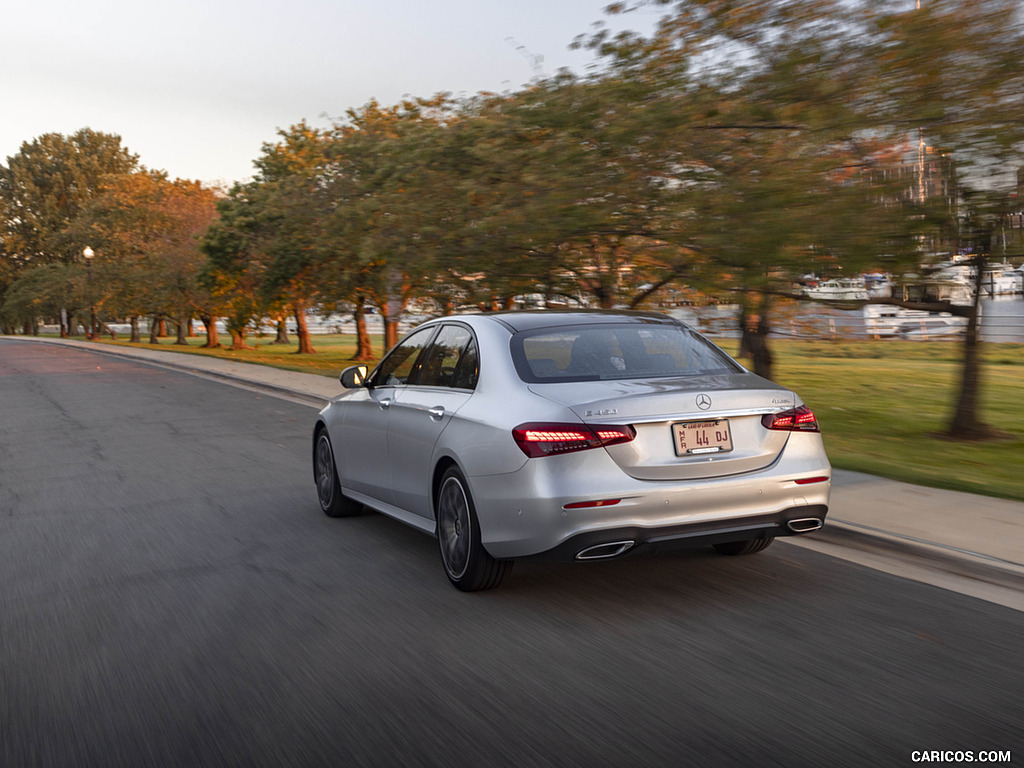 2021 Mercedes-Benz E 450 4MATIC Sedan (US-Spec) - Rear Three-Quarter