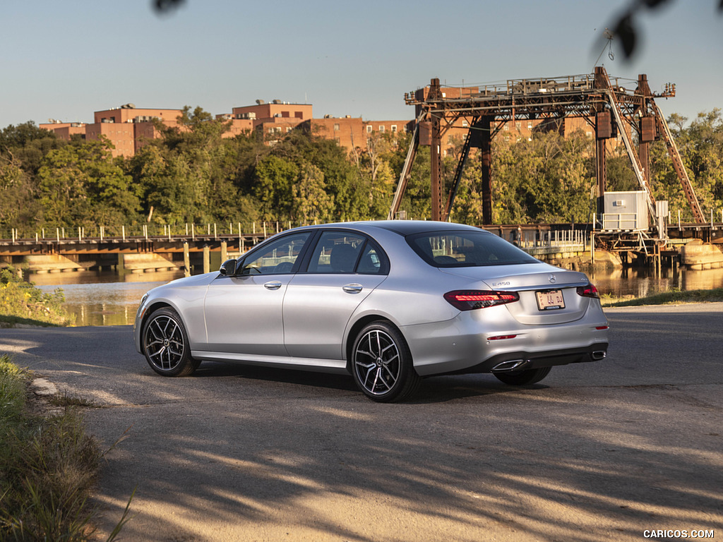 2021 Mercedes-Benz E 450 4MATIC Sedan (US-Spec) - Rear Three-Quarter