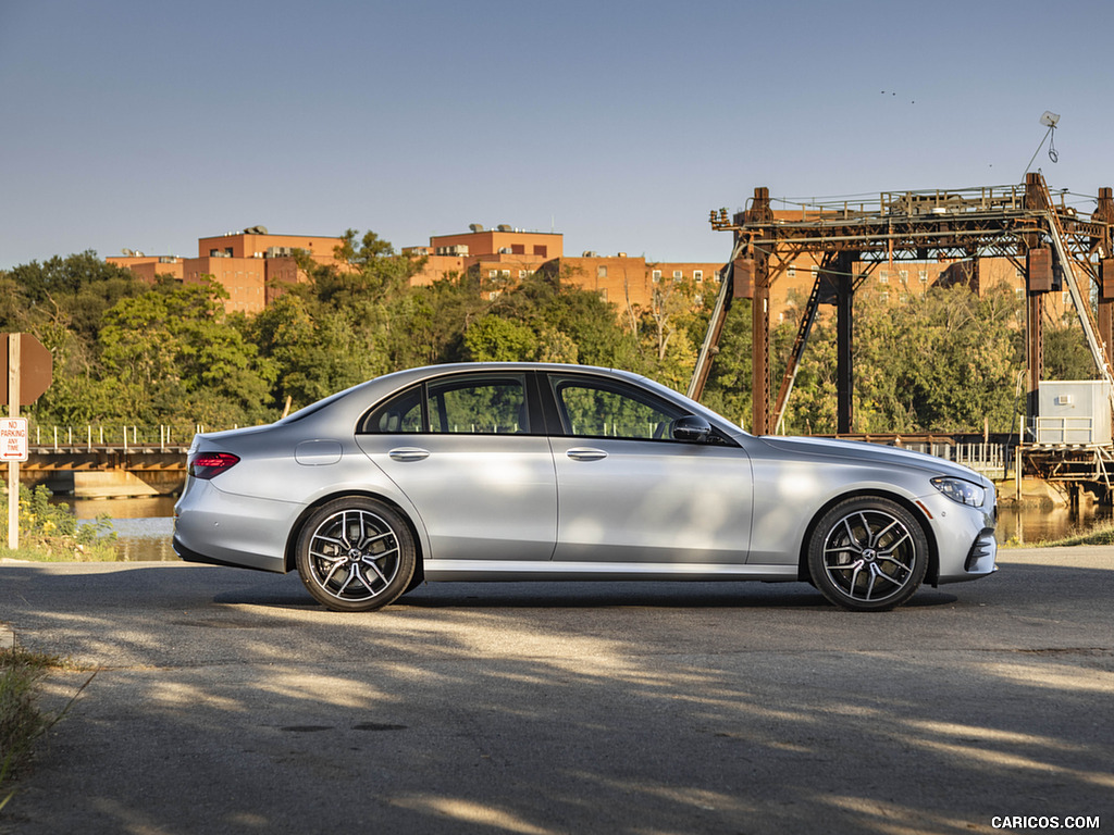 2021 Mercedes-Benz E 450 4MATIC Sedan (US-Spec) - Side