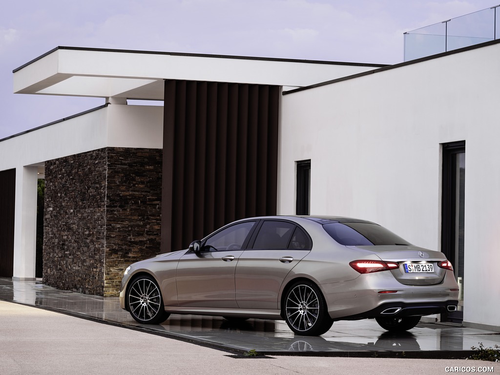 2021 Mercedes-Benz E-Class AMG line (Color: Mojave Silver Metallic) - Rear Three-Quarter