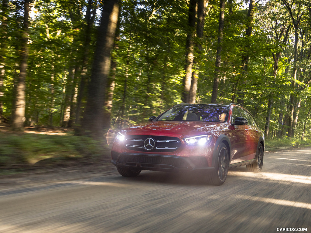 2021 Mercedes-Benz E-Class All-Terrain (US-Spec) - Front