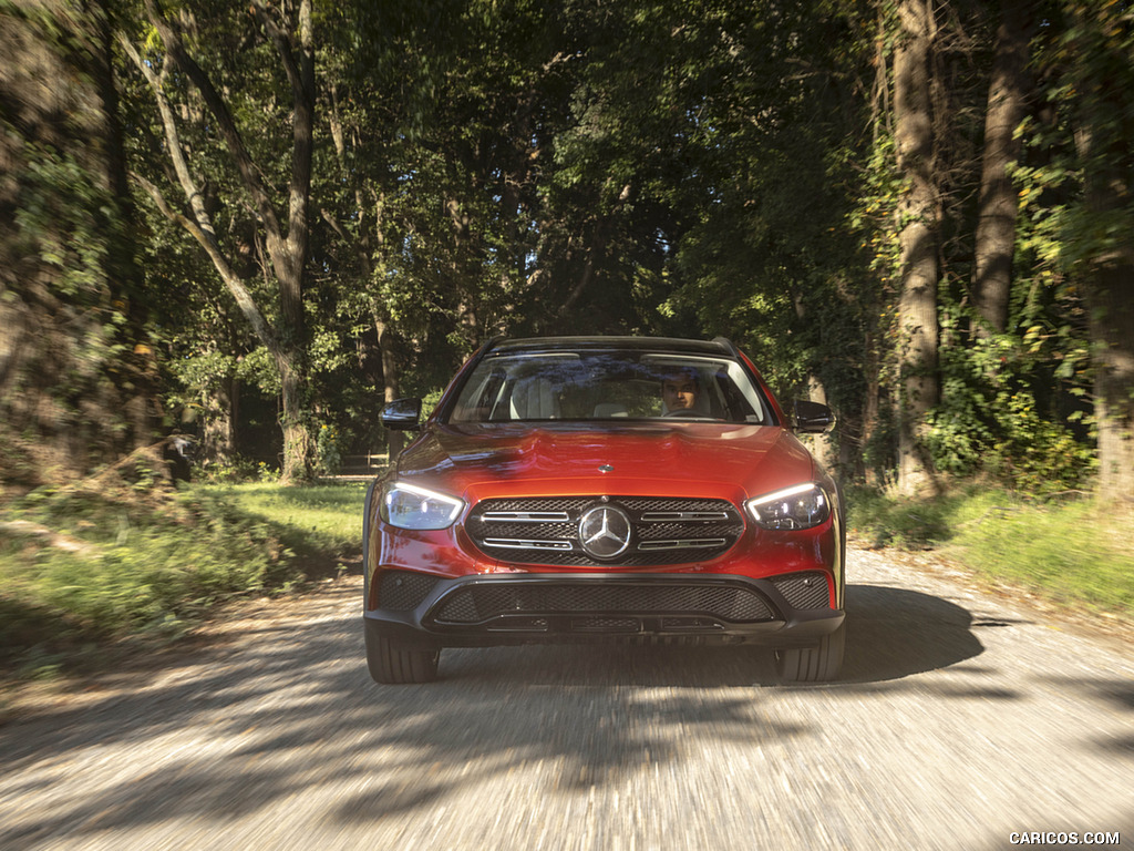 2021 Mercedes-Benz E-Class All-Terrain (US-Spec) - Front