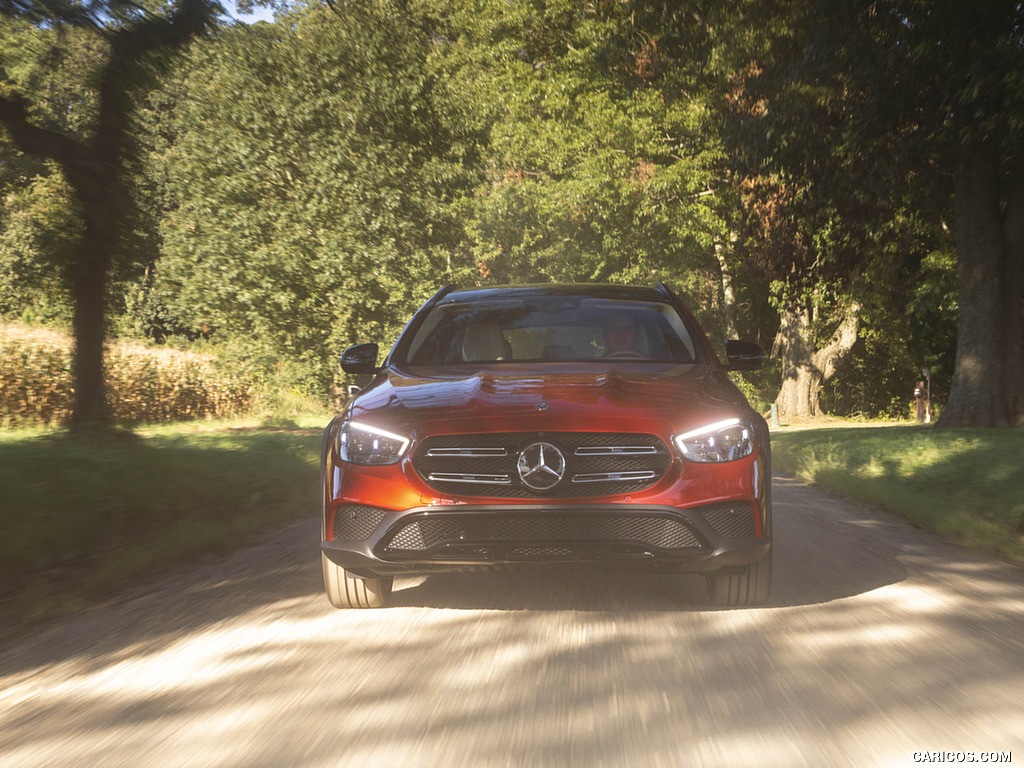 2021 Mercedes-Benz E-Class All-Terrain (US-Spec) - Front