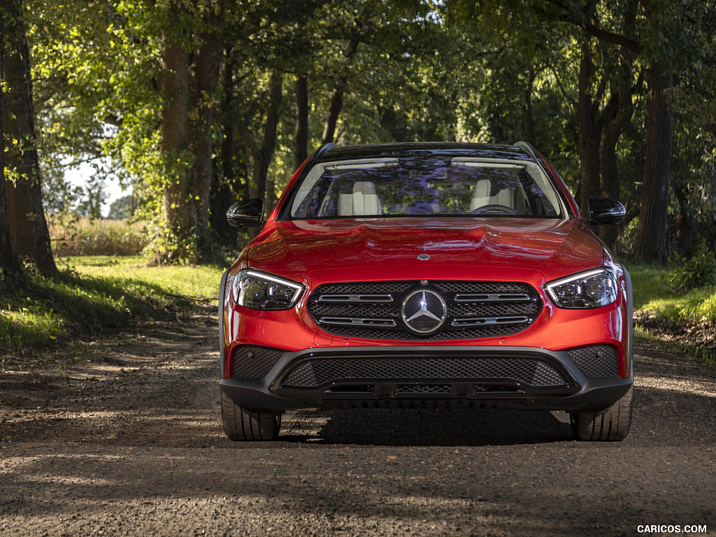 2021 Mercedes-Benz E-Class All-Terrain (US-Spec) - Front