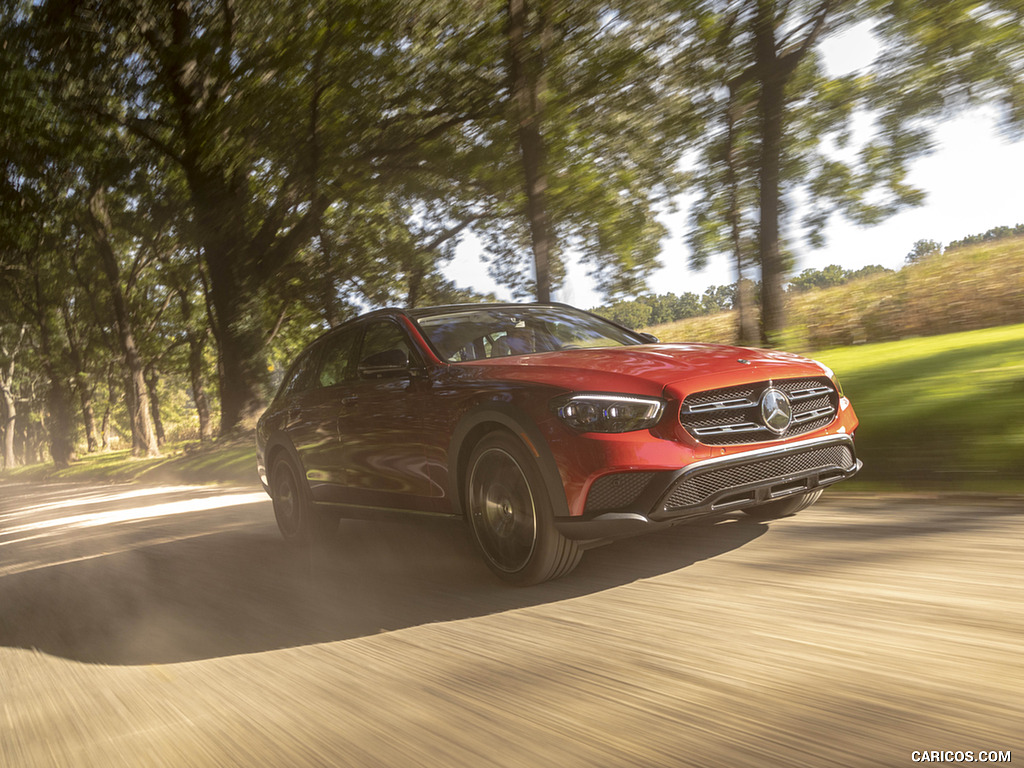 2021 Mercedes-Benz E-Class All-Terrain (US-Spec) - Front Three-Quarter