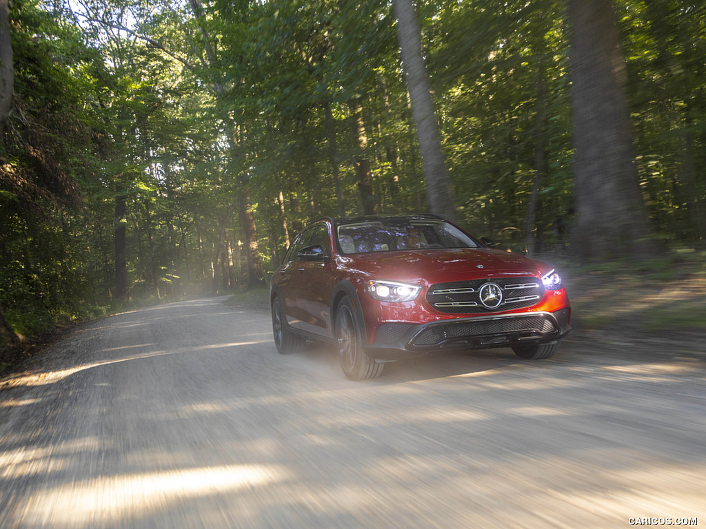 2021 Mercedes-Benz E-Class All-Terrain (US-Spec) - Front Three-Quarter