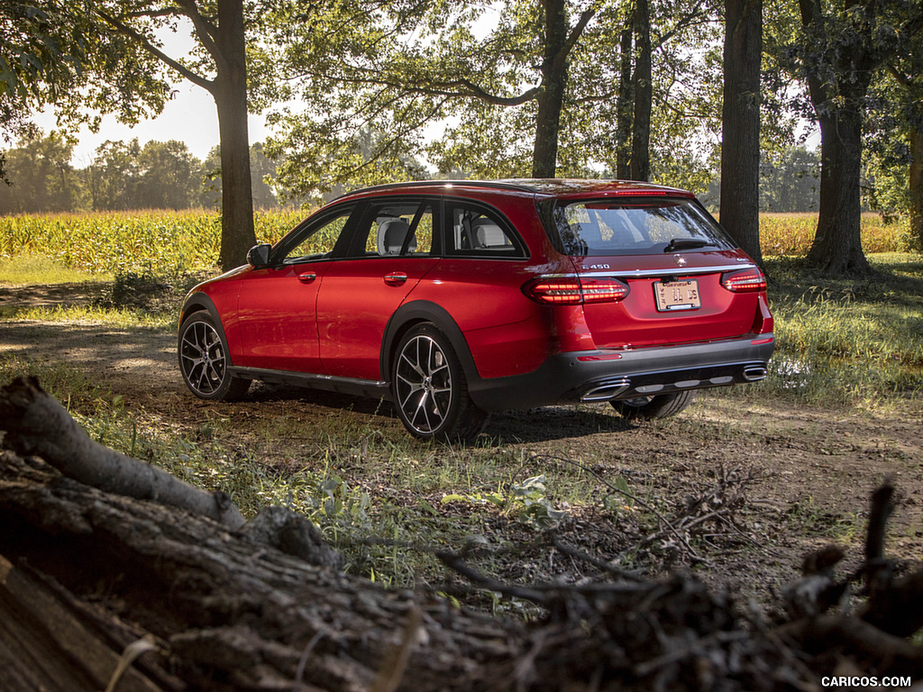 2021 Mercedes-Benz E-Class All-Terrain (US-Spec) - Rear Three-Quarter