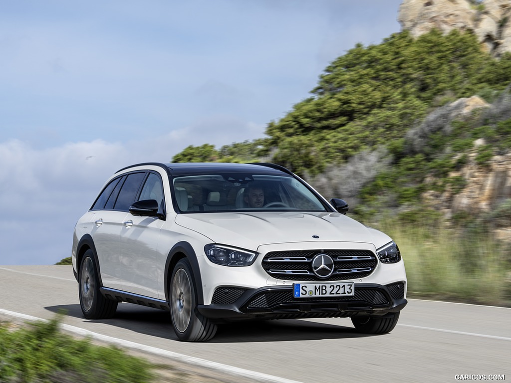 2021 Mercedes-Benz E-Class All-Terrain Line Avantgarde (Color: Designo Diamond White Bright) - Front Three-Quarter