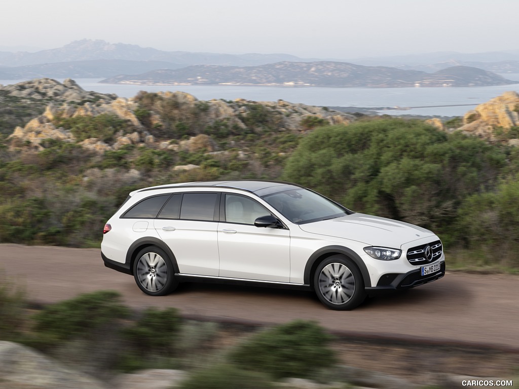 2021 Mercedes-Benz E-Class All-Terrain Line Avantgarde (Color: Designo Diamond White Bright) - Front Three-Quarter