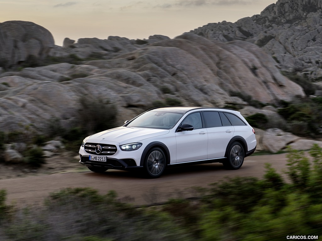 2021 Mercedes-Benz E-Class All-Terrain Line Avantgarde (Color: Designo Diamond White Bright) - Front Three-Quarter