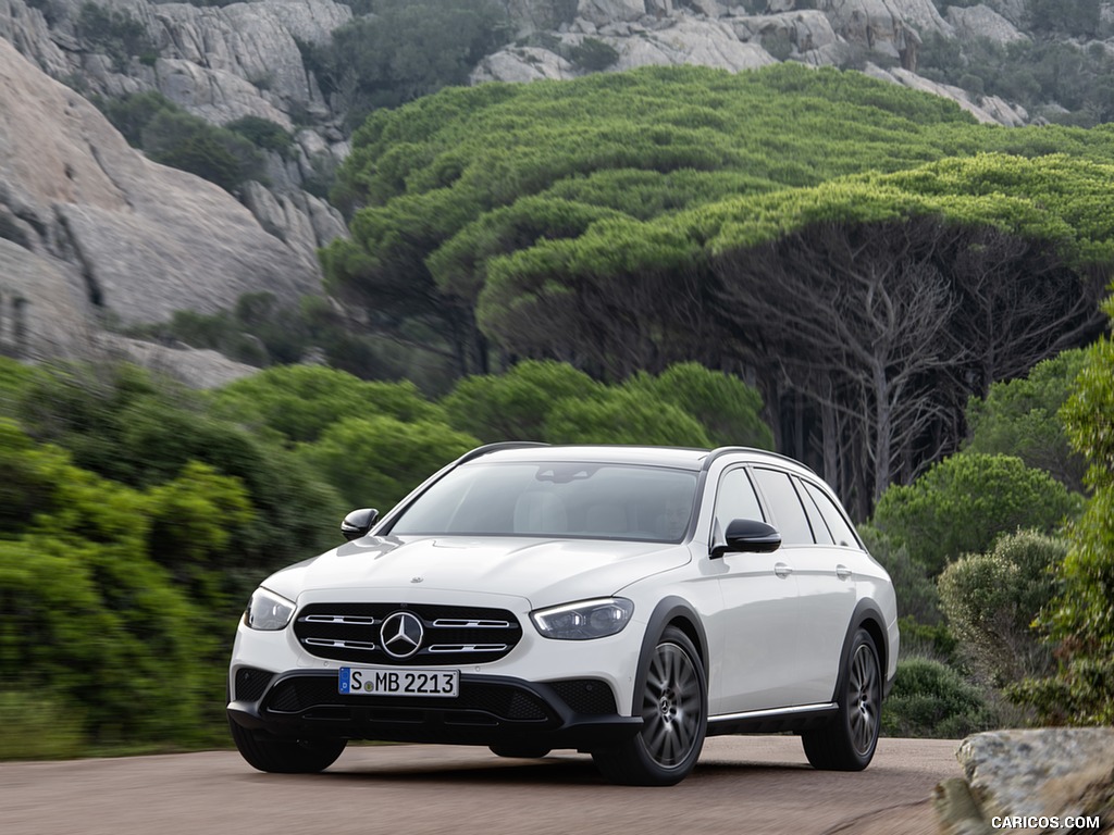 2021 Mercedes-Benz E-Class All-Terrain Line Avantgarde (Color: Designo Diamond White Bright) - Front Three-Quarter