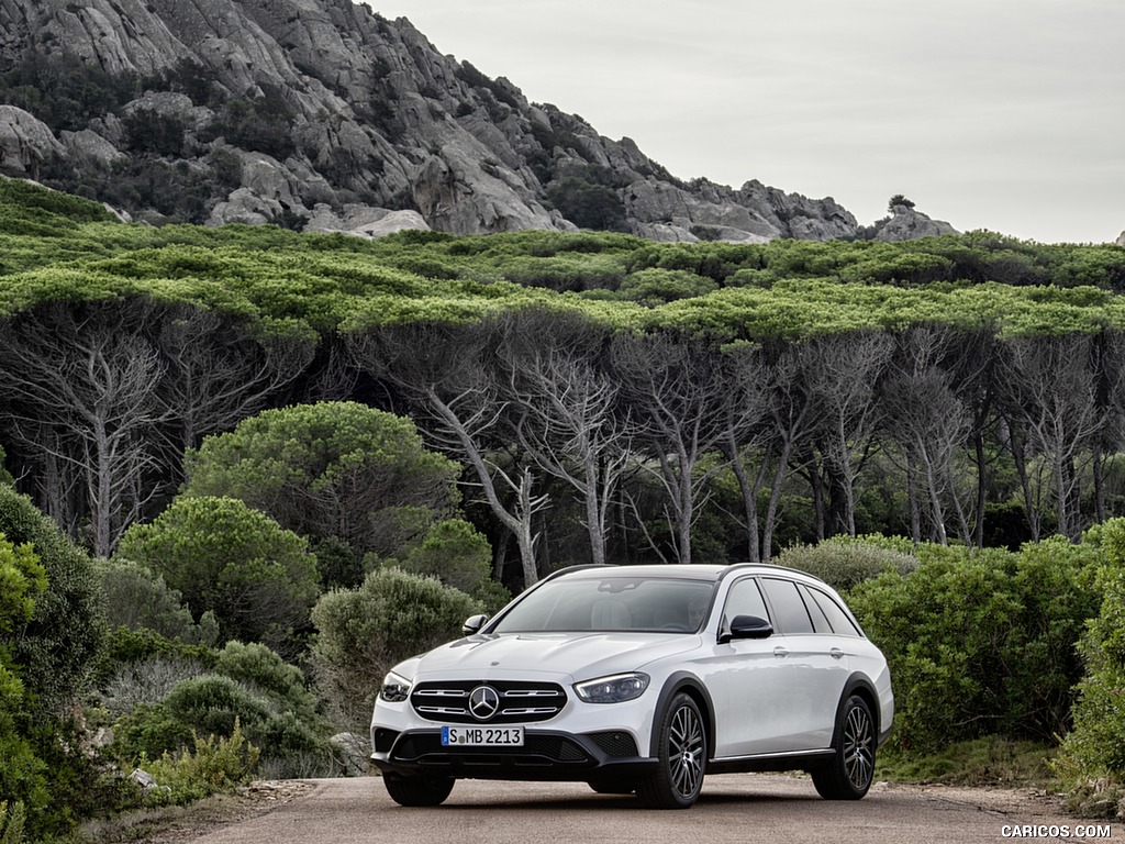 2021 Mercedes-Benz E-Class All-Terrain Line Avantgarde (Color: Designo Diamond White Bright) - Front Three-Quarter