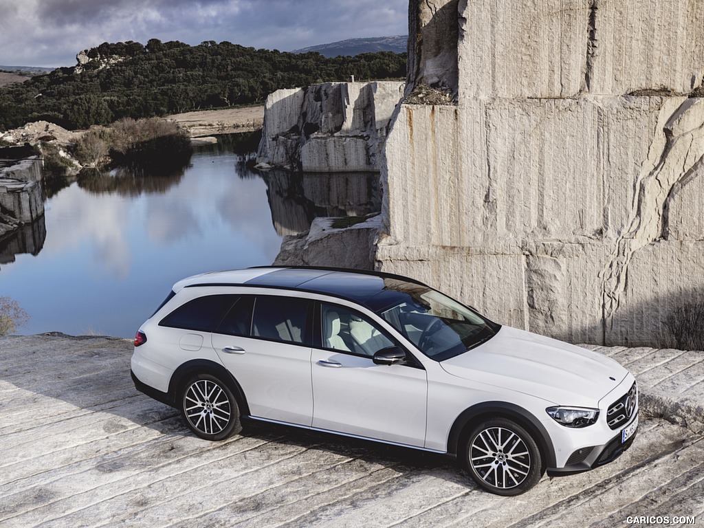 2021 Mercedes-Benz E-Class All-Terrain Line Avantgarde (Color: Designo Diamond White Bright) - Front Three-Quarter