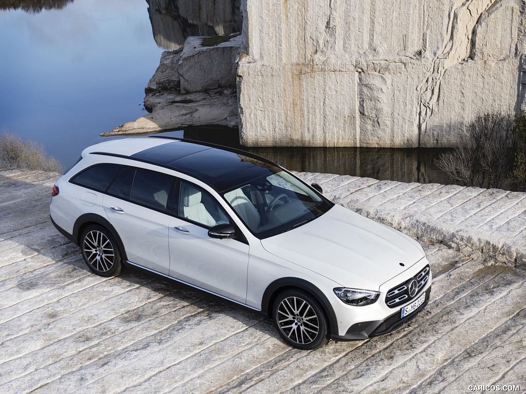 2021 Mercedes-Benz E-Class All-Terrain Line Avantgarde (Color: Designo Diamond White Bright) - Front Three-Quarter