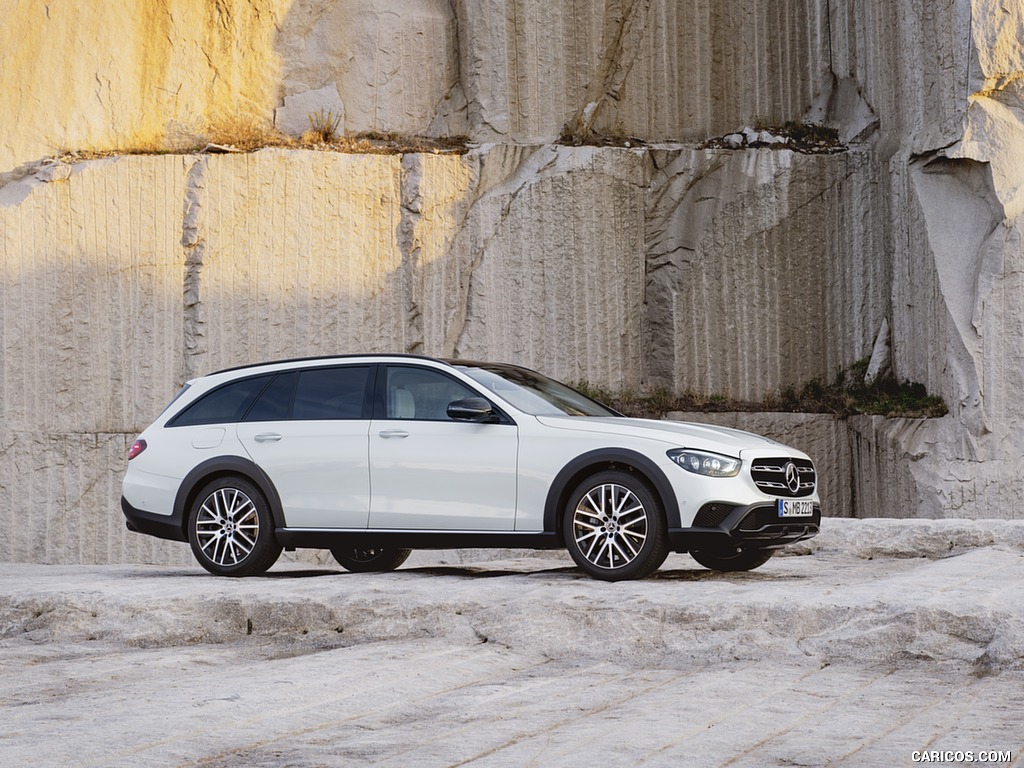 2021 Mercedes-Benz E-Class All-Terrain Line Avantgarde (Color: Designo Diamond White Bright) - Front Three-Quarter