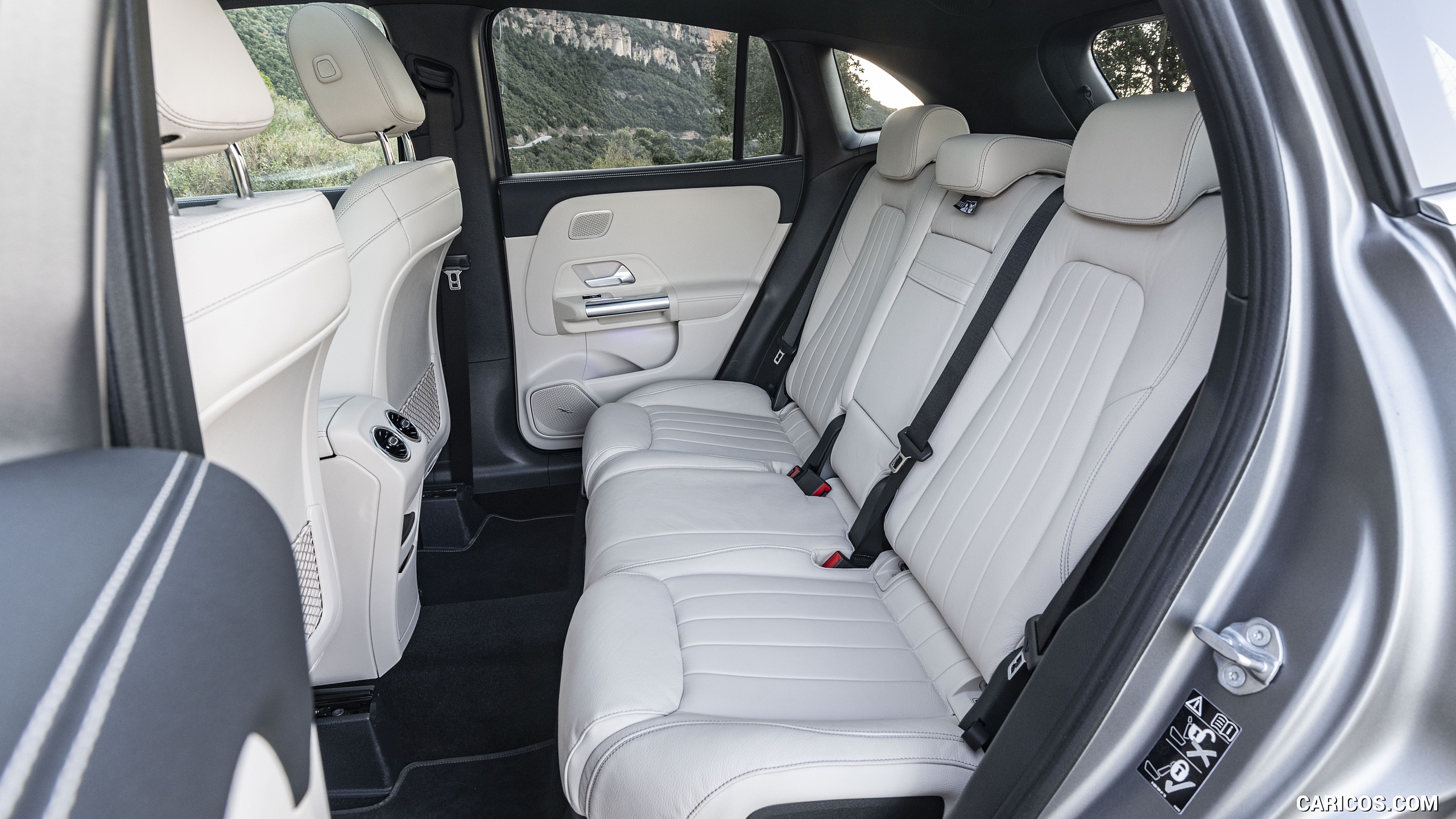 2021 Mercedes-Benz GLA - Interior, Rear Seats, #113 of 280