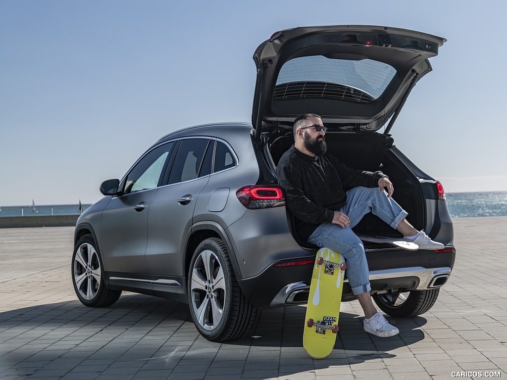 2021 Mercedes-Benz GLA 220d (Color: Mountain Grey Magno) - Detail