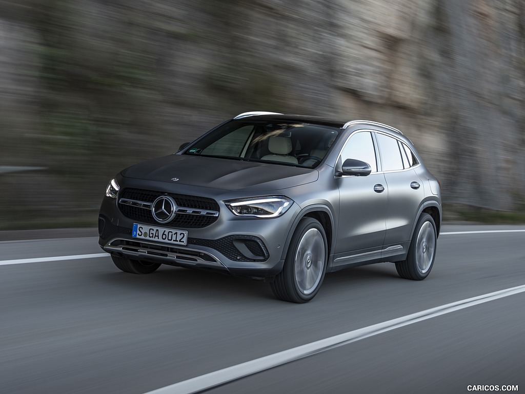 2021 Mercedes-Benz GLA 220d (Color: Mountain Grey Magno) - Front Three-Quarter