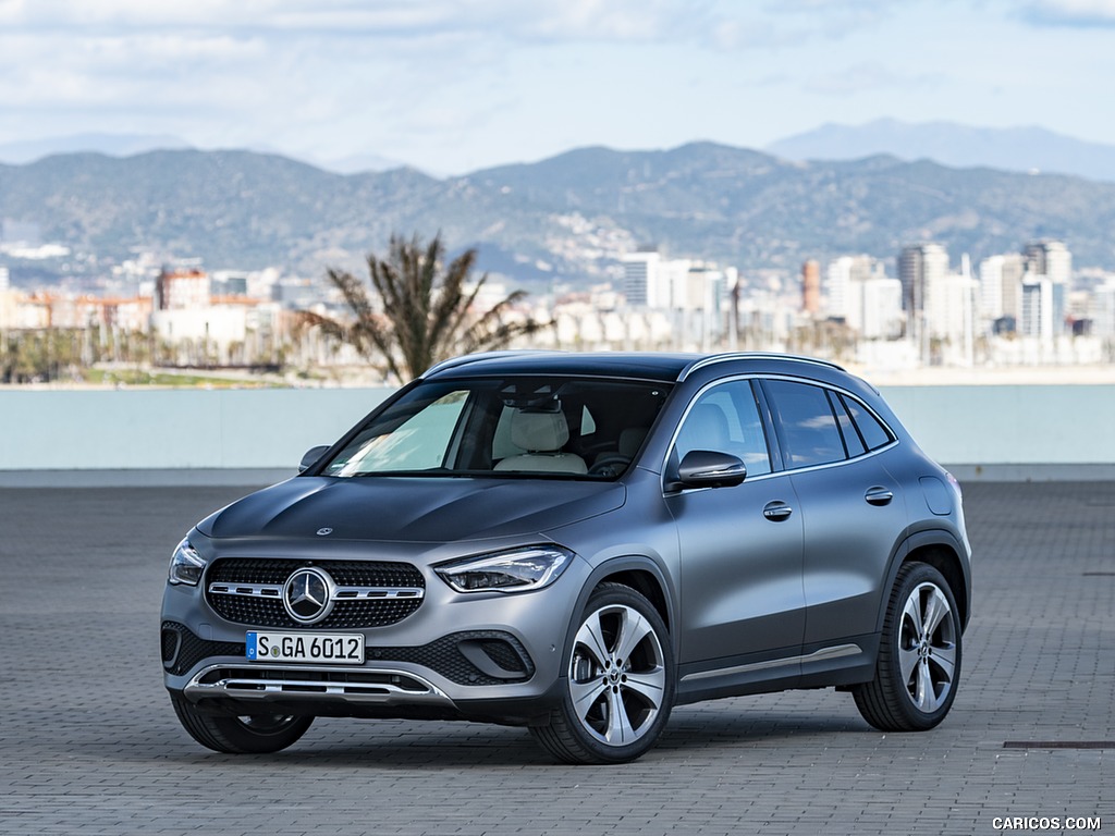 2021 Mercedes-Benz GLA 220d (Color: Mountain Grey Magno) - Front Three-Quarter