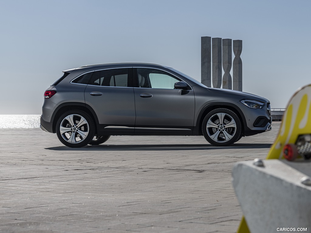 2021 Mercedes-Benz GLA 220d (Color: Mountain Grey Magno) - Side