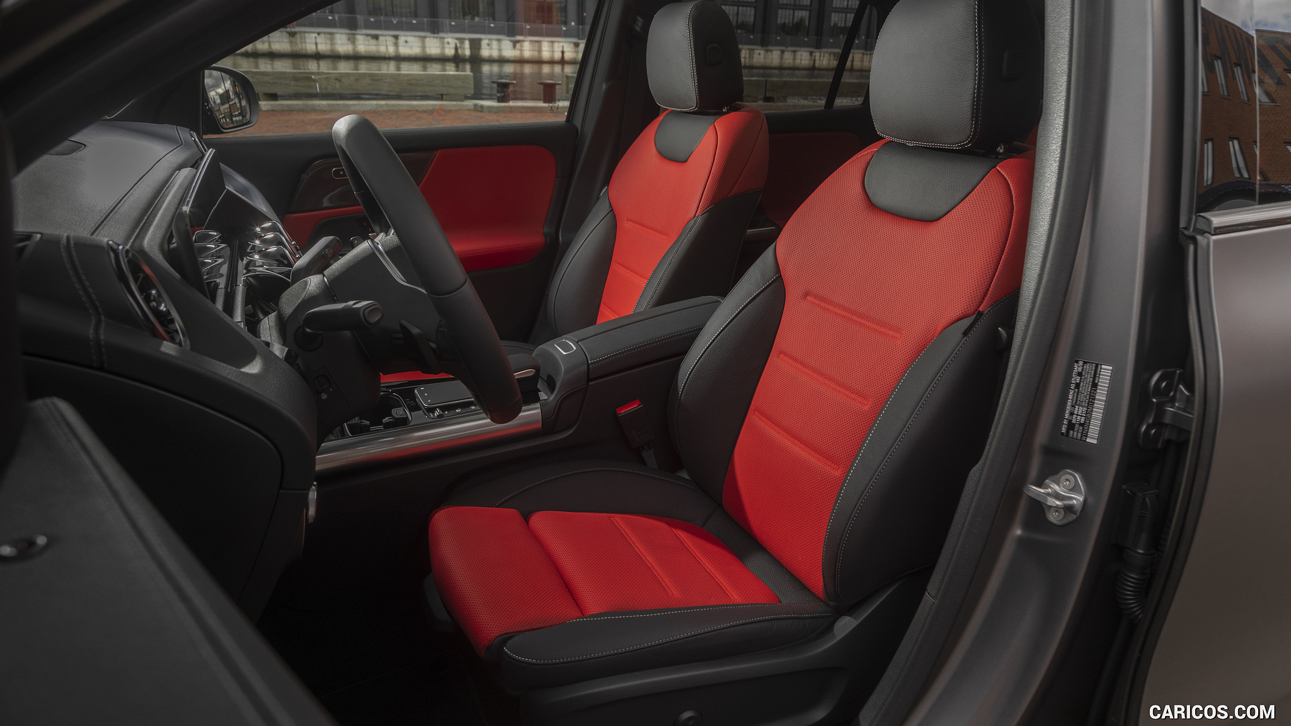 2021 Mercedes-Benz GLA 250 (US-Spec) - Interior, Front Seats, #194 of 280