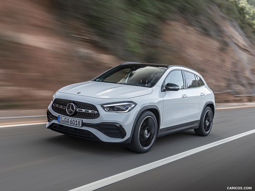 2021 Mercedes-Benz GLA 250 (Color: Digital White) - Front Three-Quarter