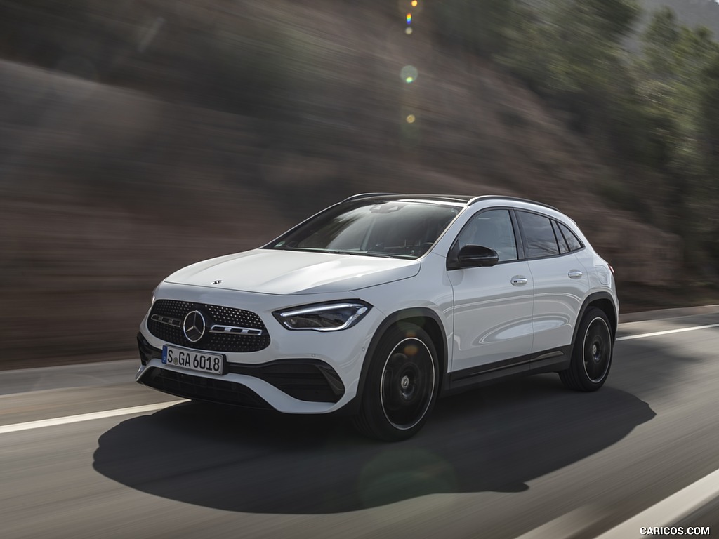 2021 Mercedes-Benz GLA 250 (Color: Digital White) - Front Three-Quarter