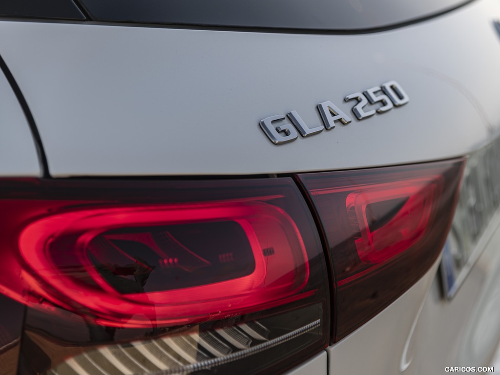 2021 Mercedes-Benz GLA 250 (Color: Digital White) - Tail Light