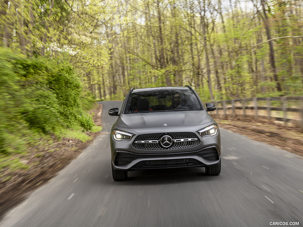 2021 Mercedes-Benz GLA 250 (US-Spec) - Front