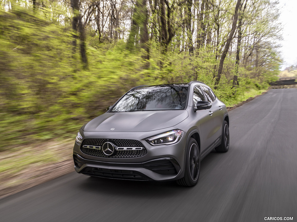 2021 Mercedes-Benz GLA 250 (US-Spec) - Front