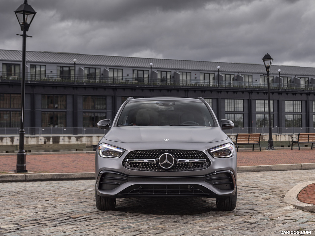 2021 Mercedes-Benz GLA 250 (US-Spec) - Front