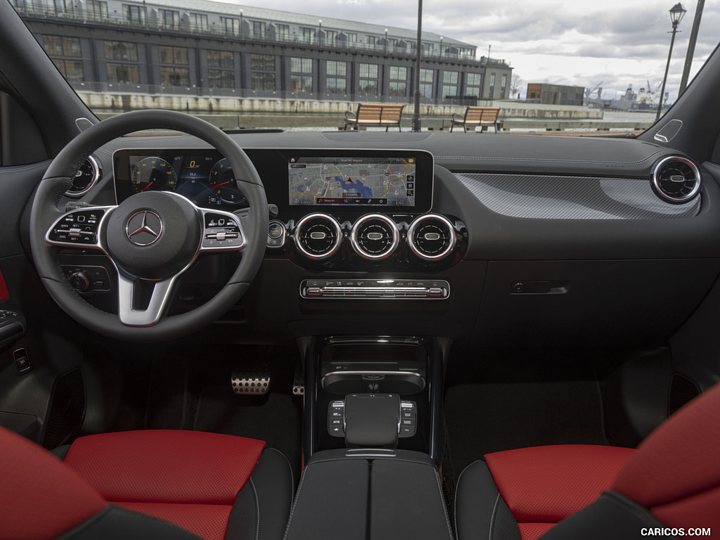 2021 Mercedes-Benz GLA 250 (US-Spec) - Interior, Cockpit