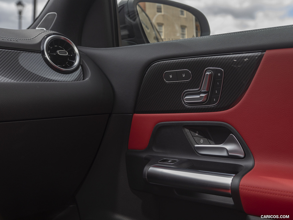 2021 Mercedes-Benz GLA 250 (US-Spec) - Interior, Detail