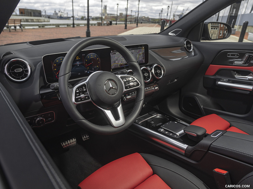 2021 Mercedes-Benz GLA 250 (US-Spec) - Interior