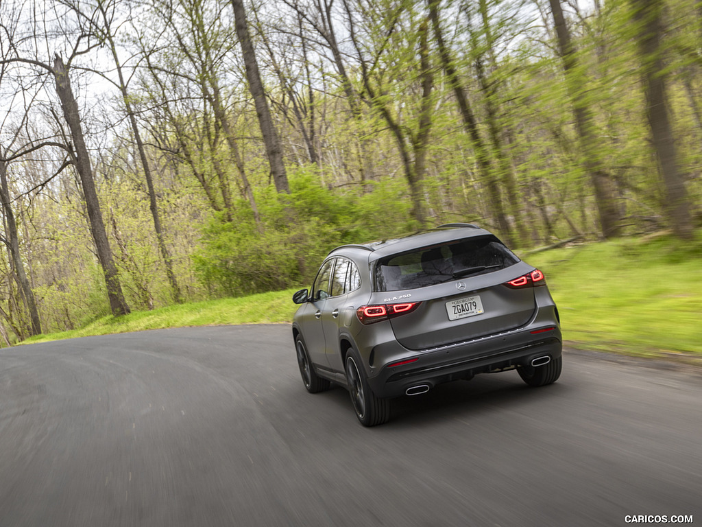 2021 Mercedes-Benz GLA 250 (US-Spec) - Rear