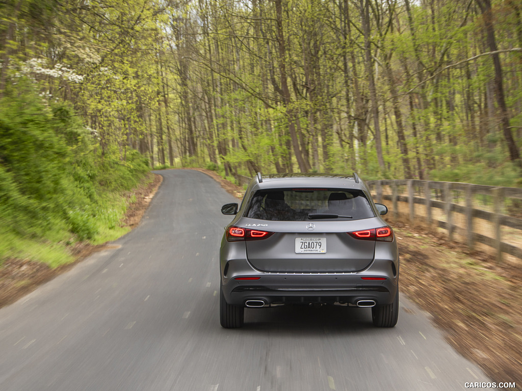 2021 Mercedes-Benz GLA 250 (US-Spec) - Rear