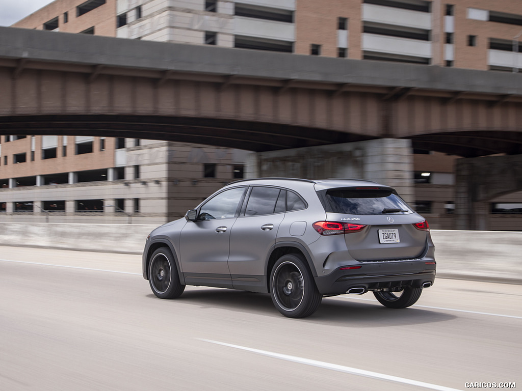 2021 Mercedes-Benz GLA 250 (US-Spec) - Rear Three-Quarter