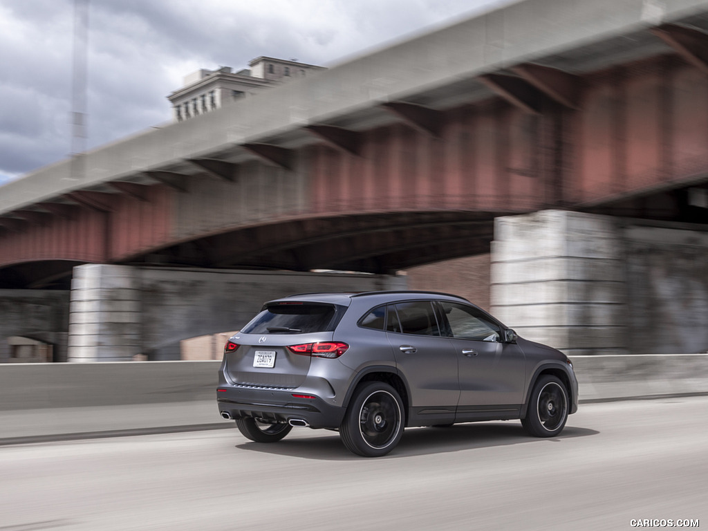 2021 Mercedes-Benz GLA 250 (US-Spec) - Rear Three-Quarter