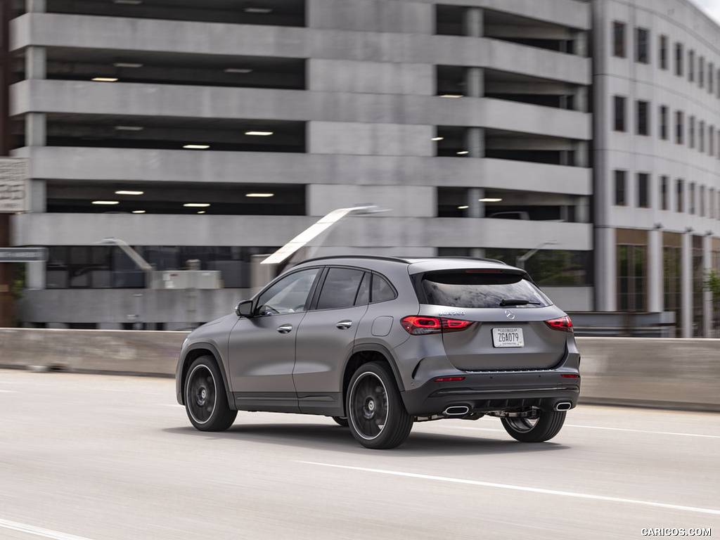 2021 Mercedes-Benz GLA 250 (US-Spec) - Rear Three-Quarter