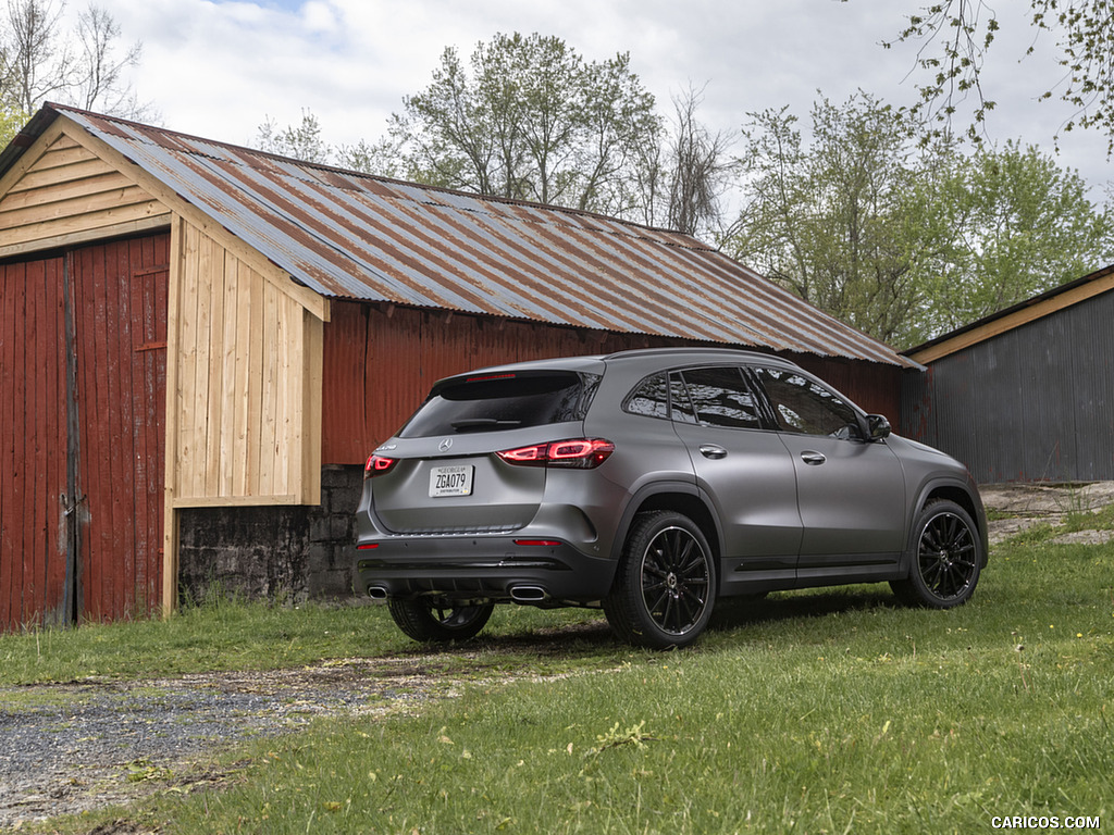 2021 Mercedes-Benz GLA 250 (US-Spec) - Rear Three-Quarter